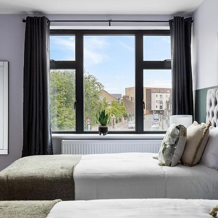 Stylish & Spacious 3 Bed Apartment With Fast Wifi, Close To Tube & Wembly Londyn Zewnętrze zdjęcie