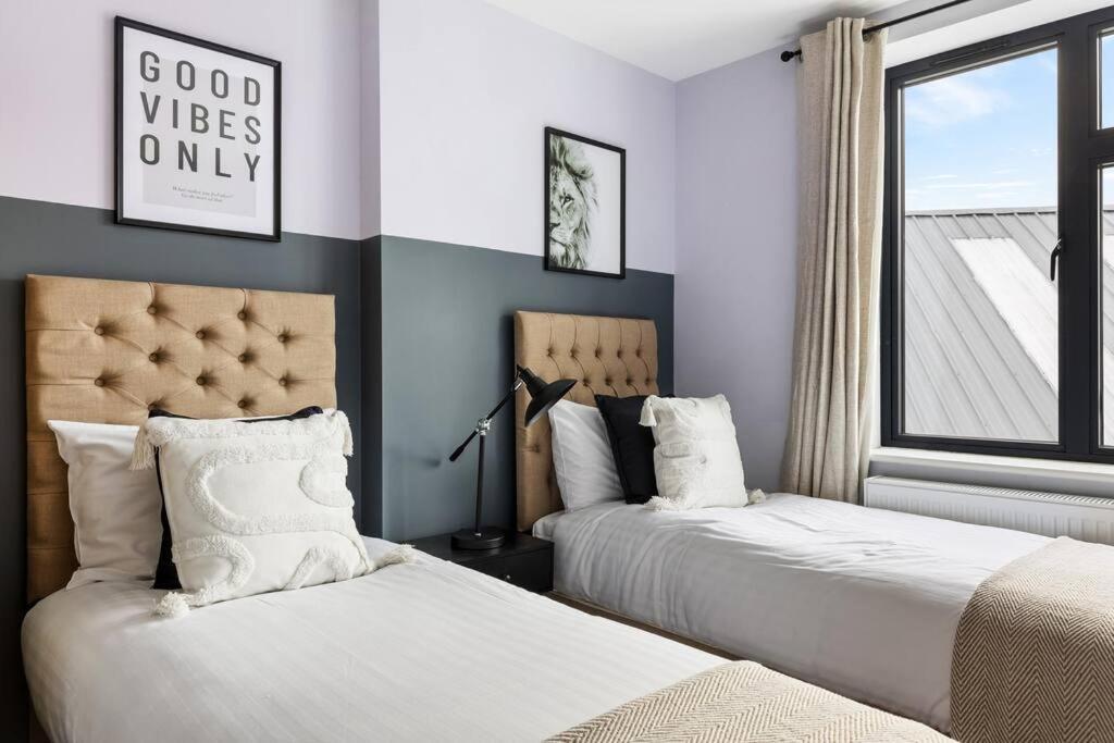Stylish & Spacious 3 Bed Apartment With Fast Wifi, Close To Tube & Wembly Londyn Zewnętrze zdjęcie