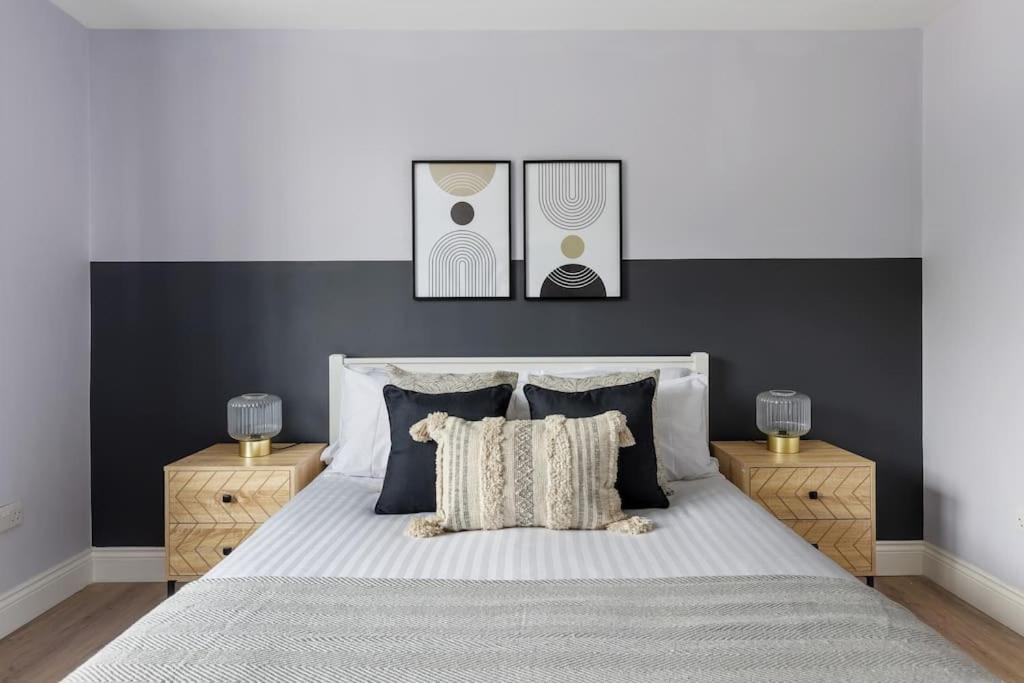 Stylish & Spacious 3 Bed Apartment With Fast Wifi, Close To Tube & Wembly Londyn Zewnętrze zdjęcie