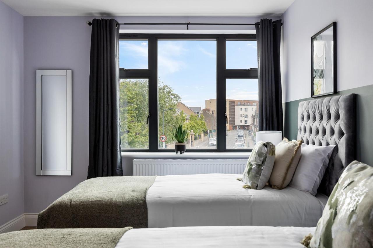 Stylish & Spacious 3 Bed Apartment With Fast Wifi, Close To Tube & Wembly Londyn Zewnętrze zdjęcie