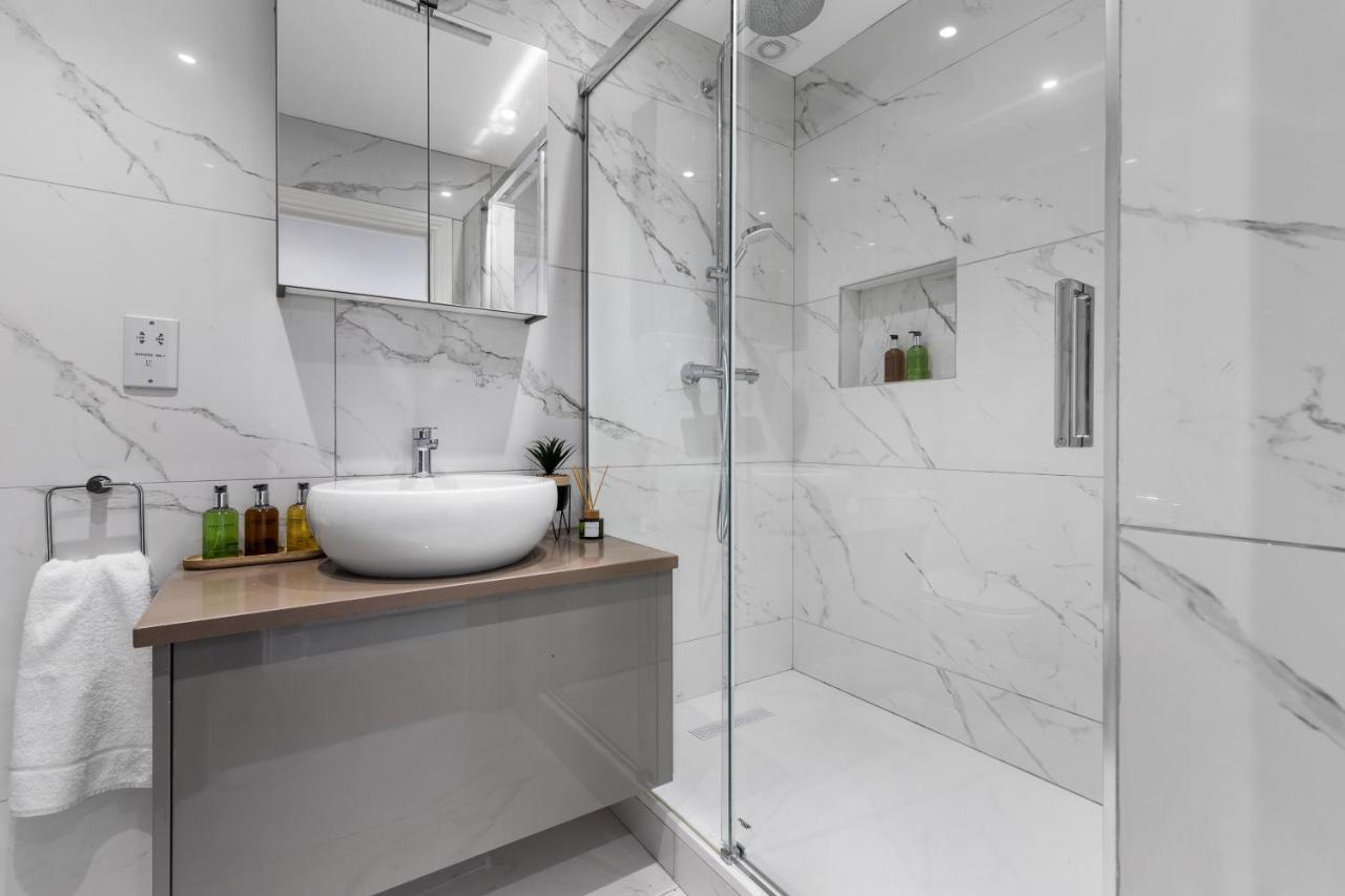 Stylish & Spacious 3 Bed Apartment With Fast Wifi, Close To Tube & Wembly Londyn Zewnętrze zdjęcie