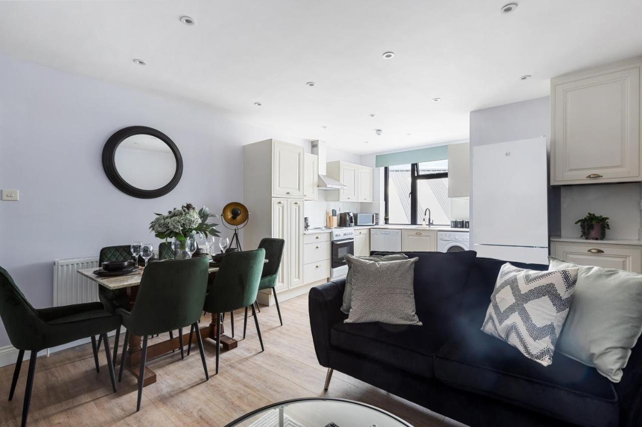 Stylish & Spacious 3 Bed Apartment With Fast Wifi, Close To Tube & Wembly Londyn Zewnętrze zdjęcie
