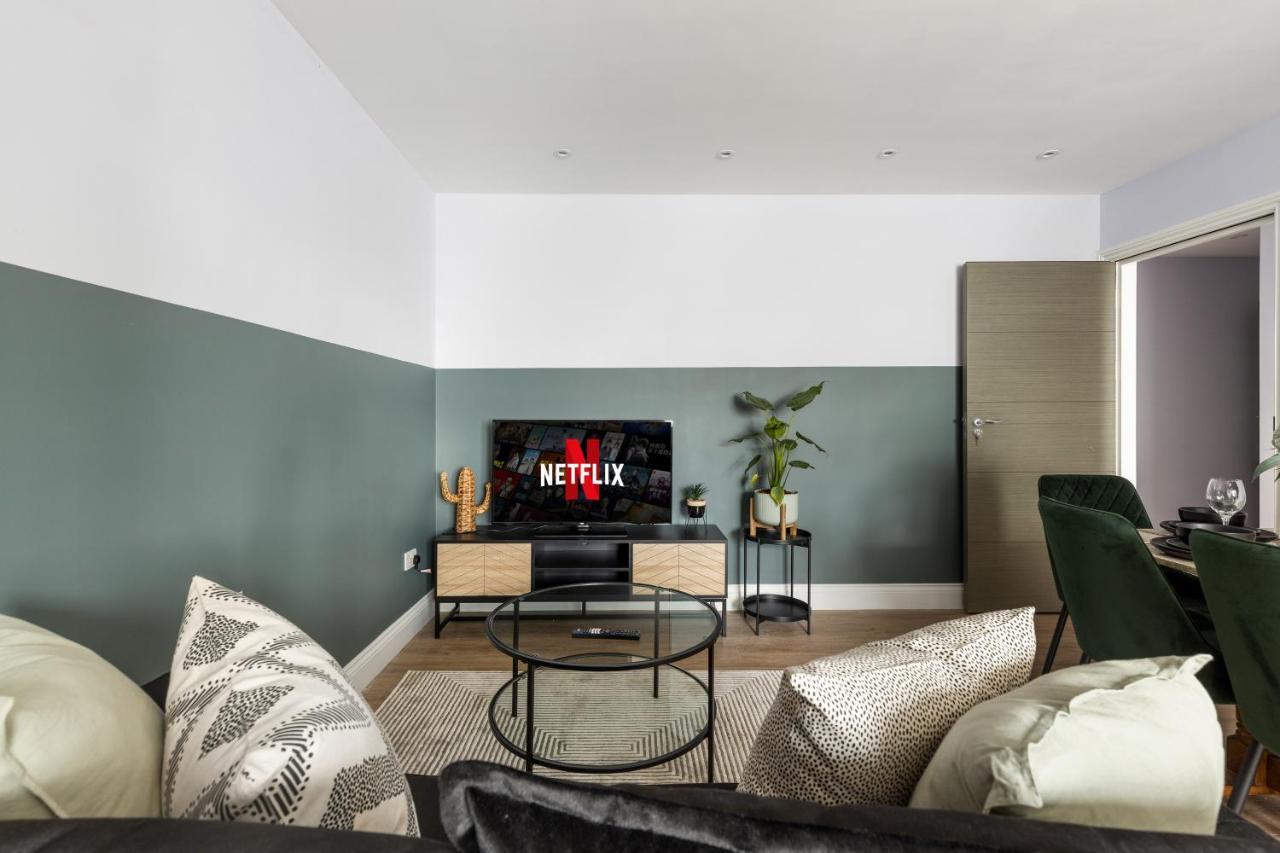 Stylish & Spacious 3 Bed Apartment With Fast Wifi, Close To Tube & Wembly Londyn Zewnętrze zdjęcie